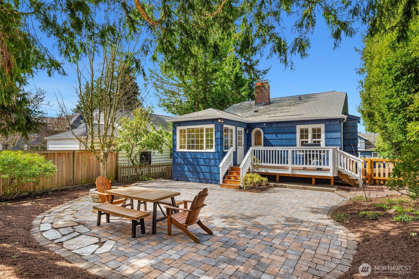 8806 12th Avenue NE