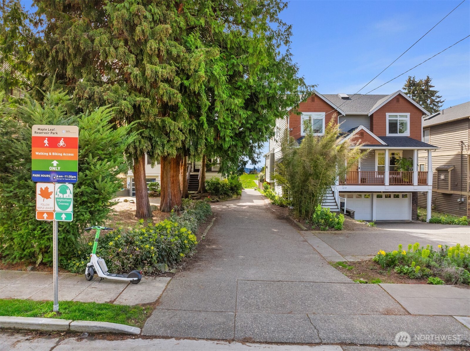 8806 12th Avenue NE