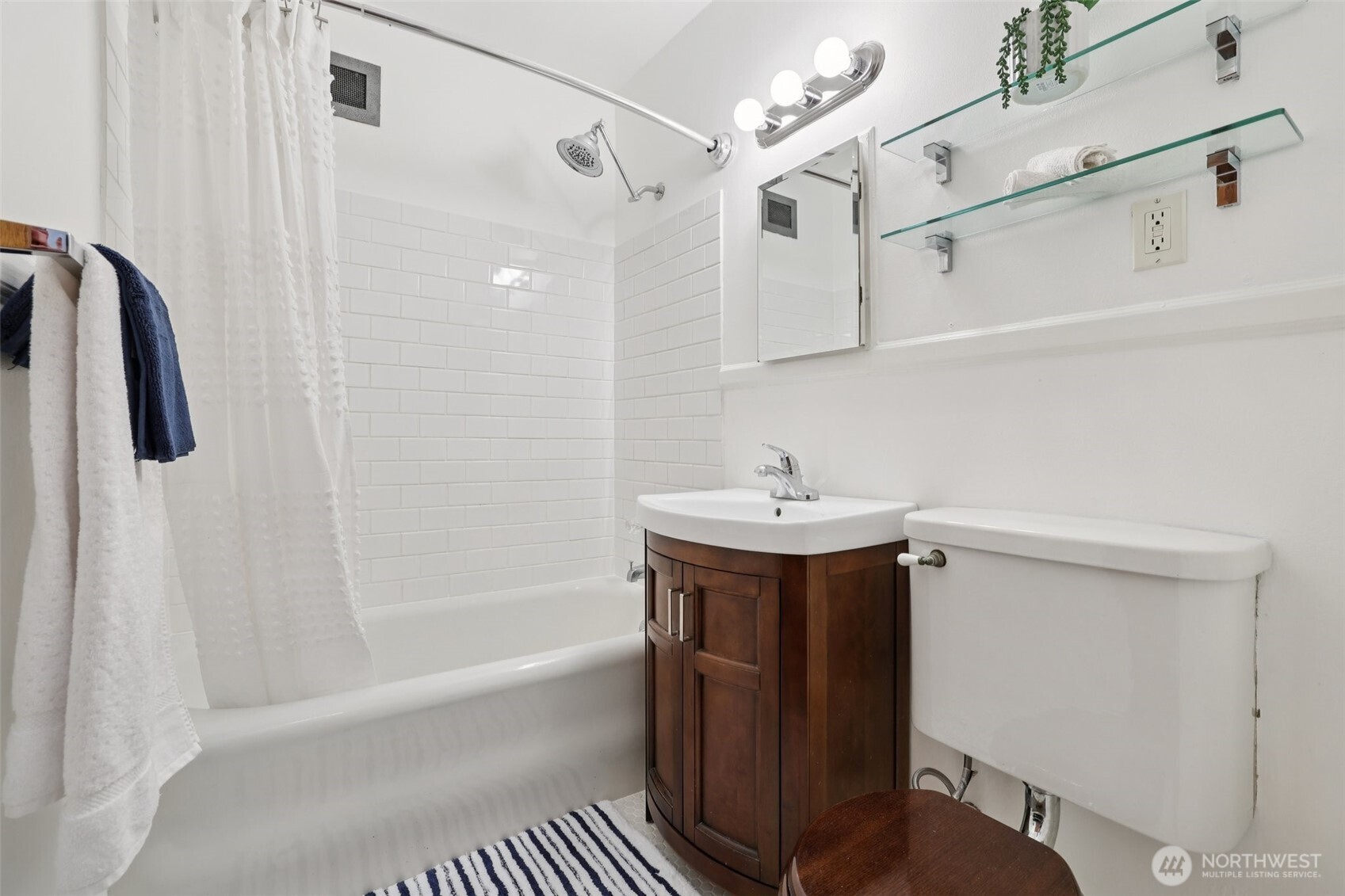 408 Bellevue Avenue E Unit: 206