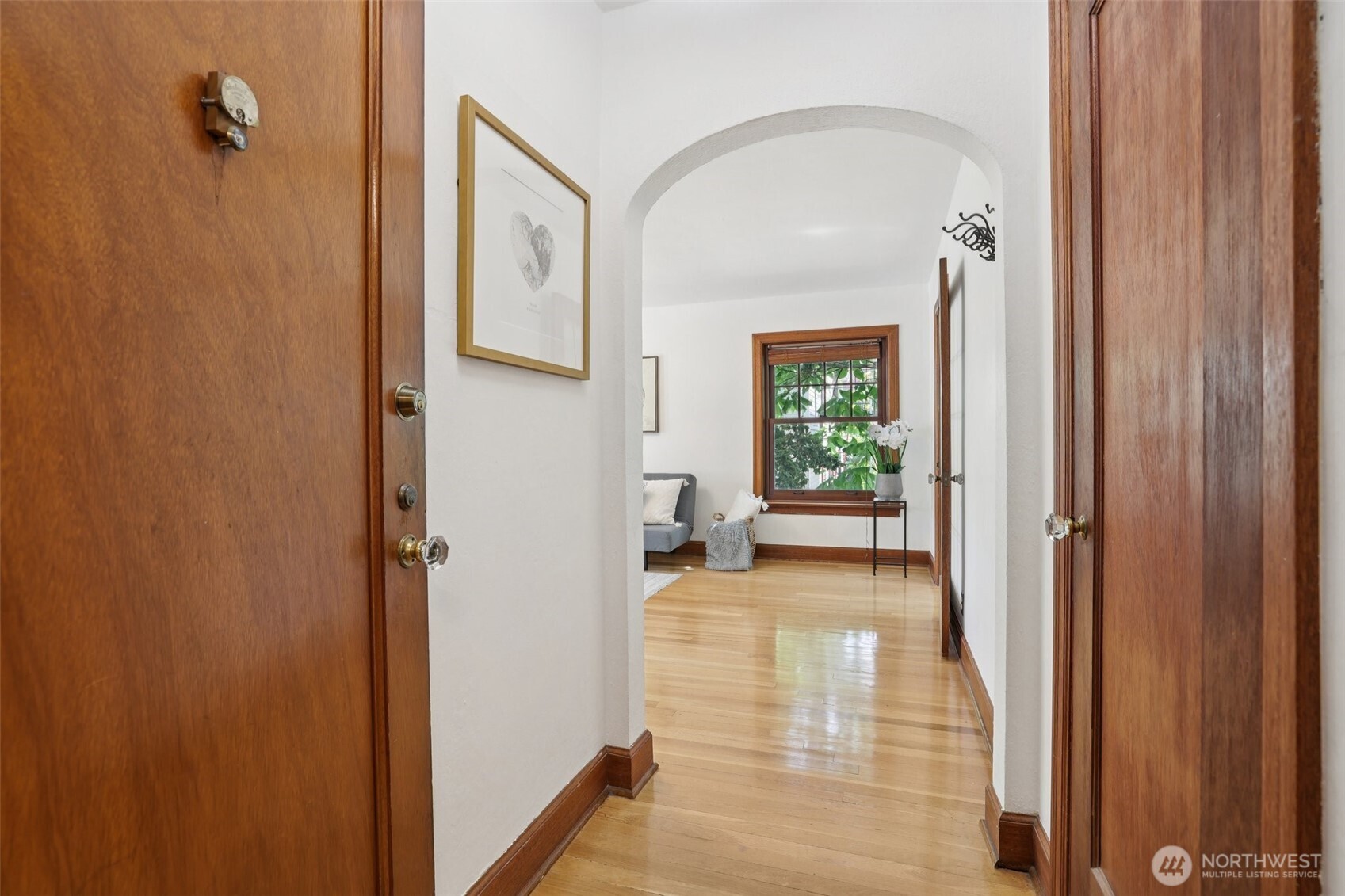408 Bellevue Avenue E Unit: 206