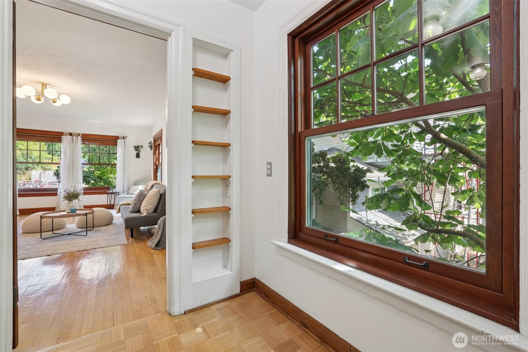 408 Bellevue Avenue E Unit: 206