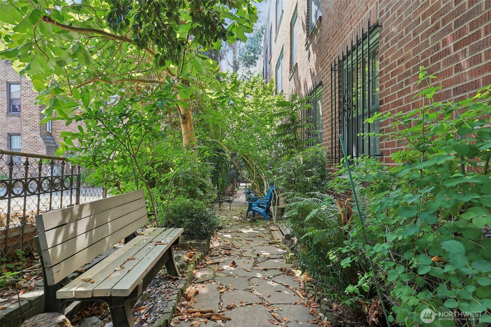 408 Bellevue Avenue E Unit: 206