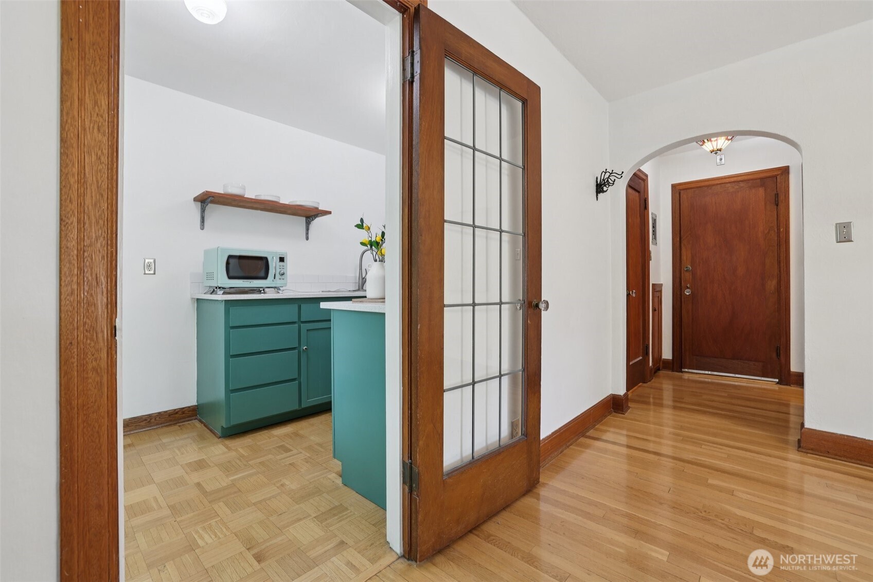 408 Bellevue Avenue E Unit: 206