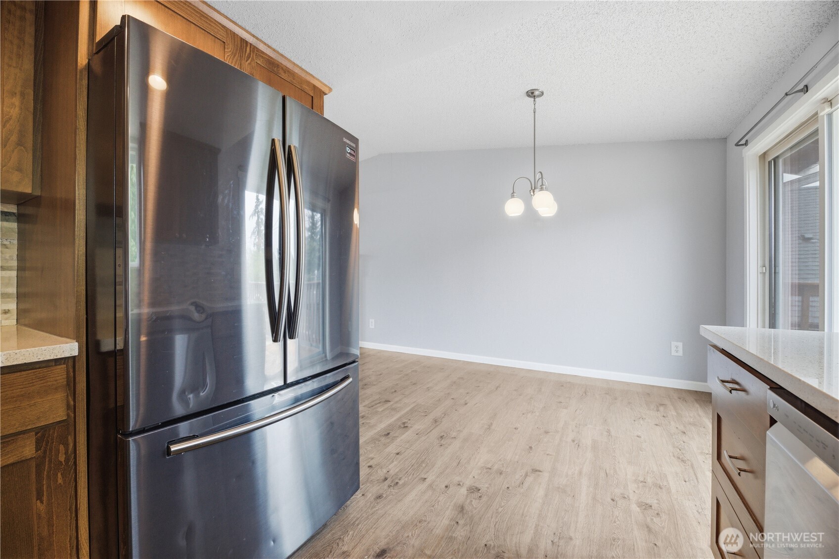 5715 N 46th