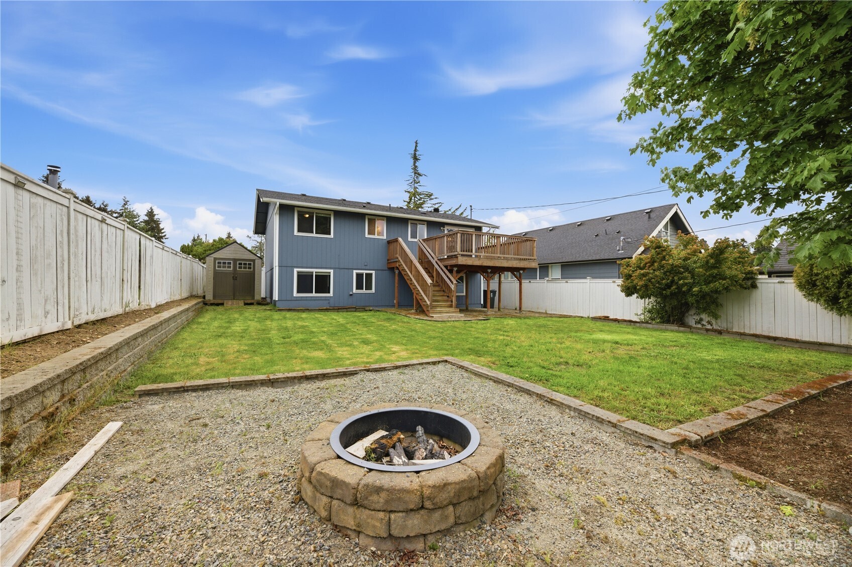 5715 N 46th