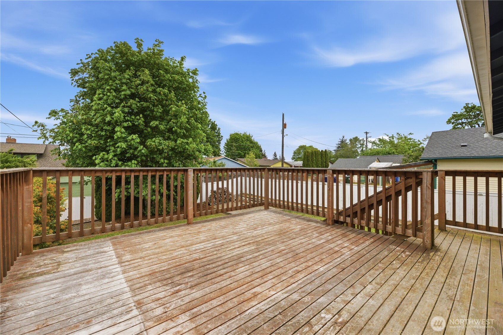 5715 N 46th