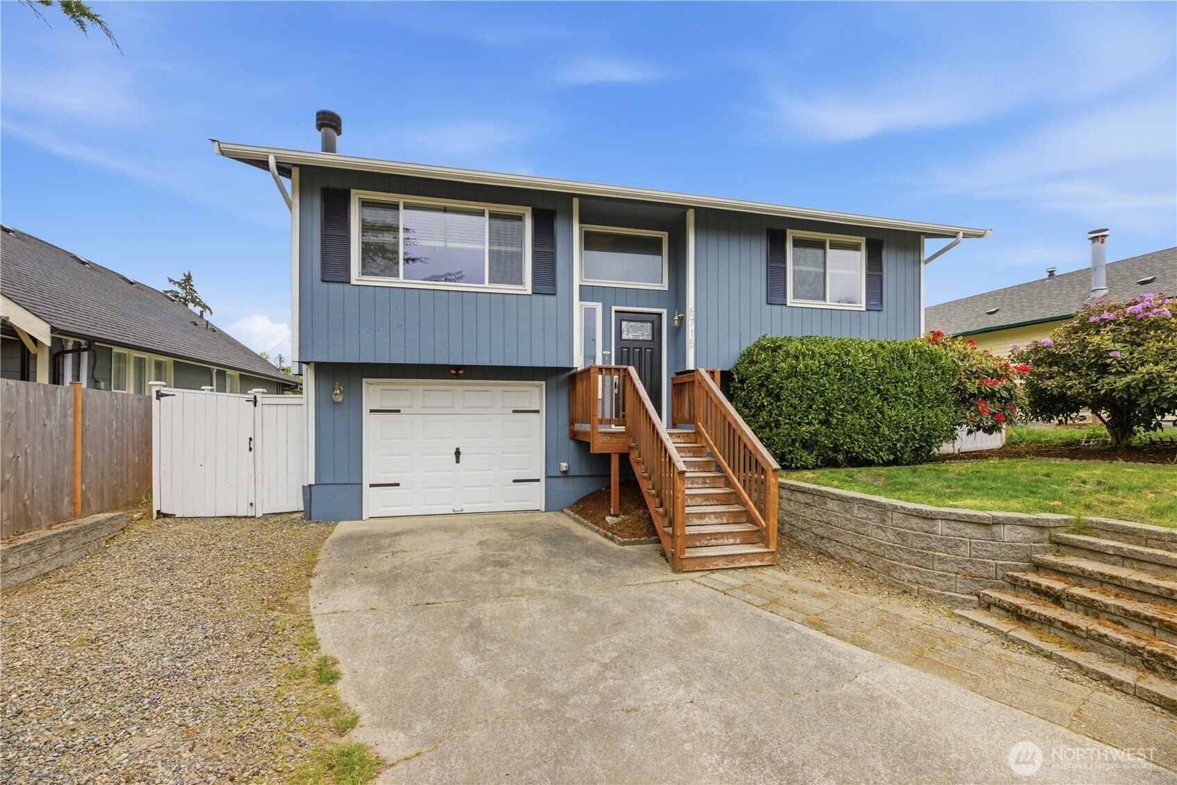 5715 N 46th