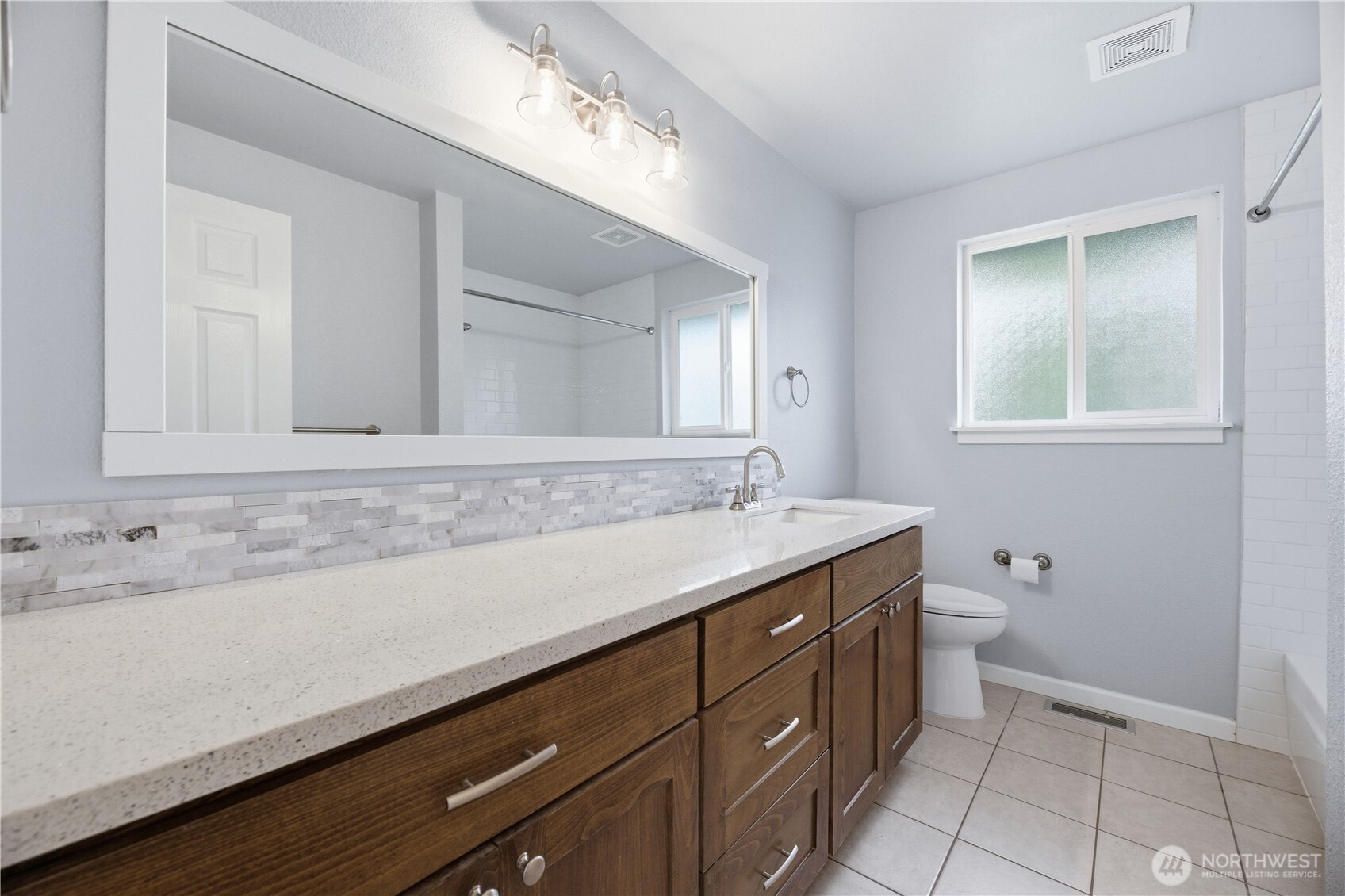5715 N 46th