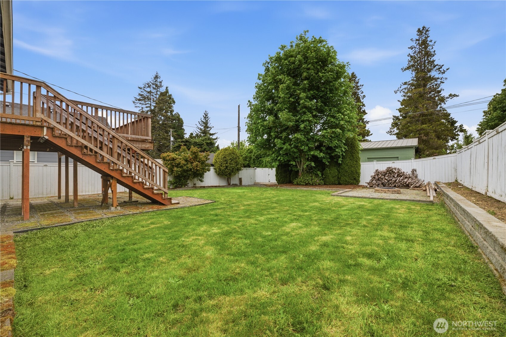 5715 N 46th