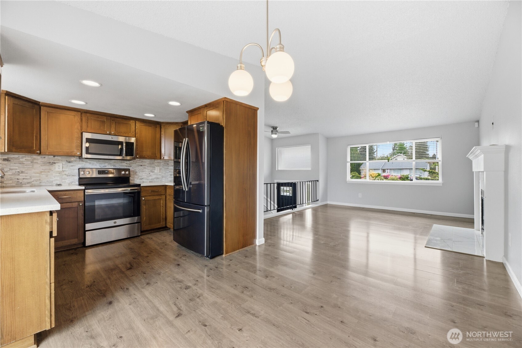 5715 N 46th