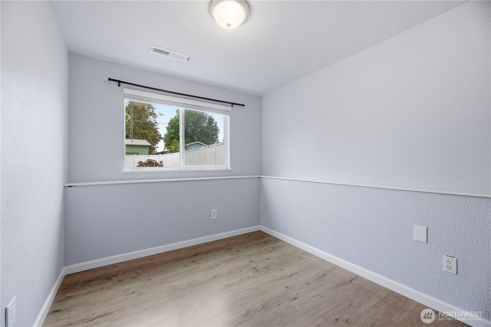 5715 N 46th