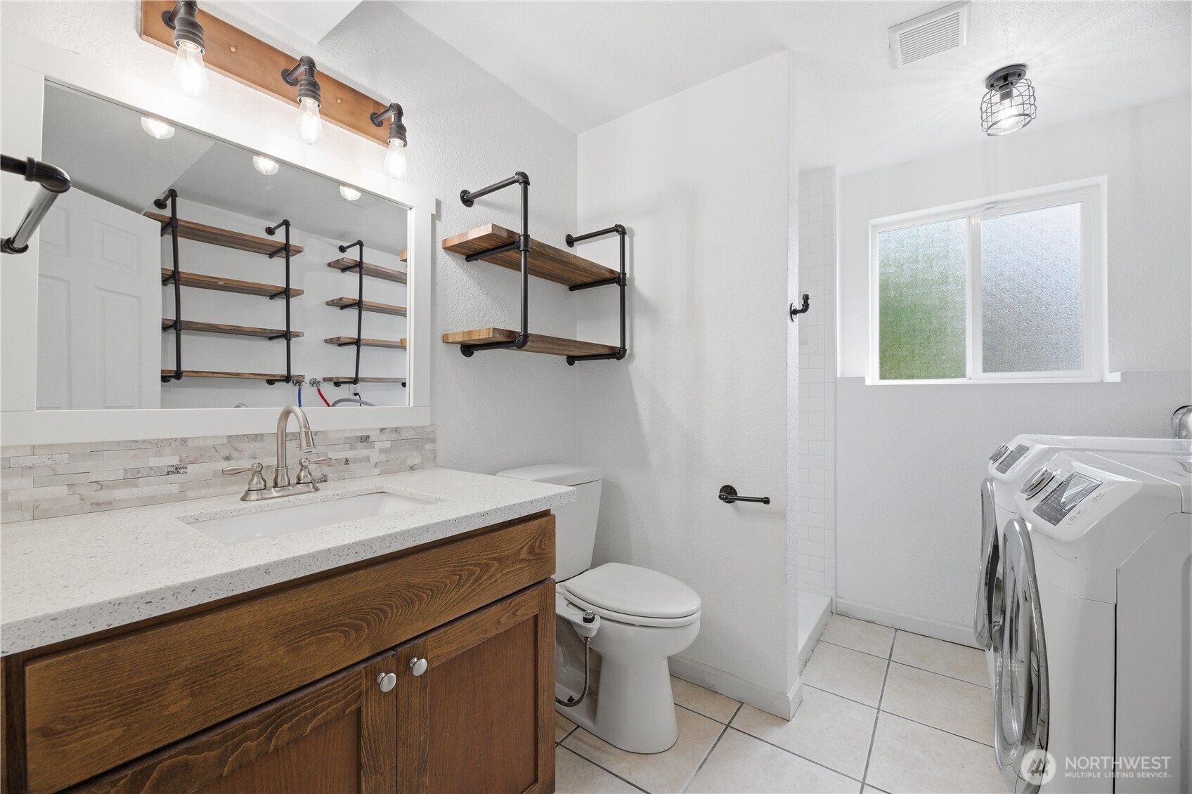 5715 N 46th