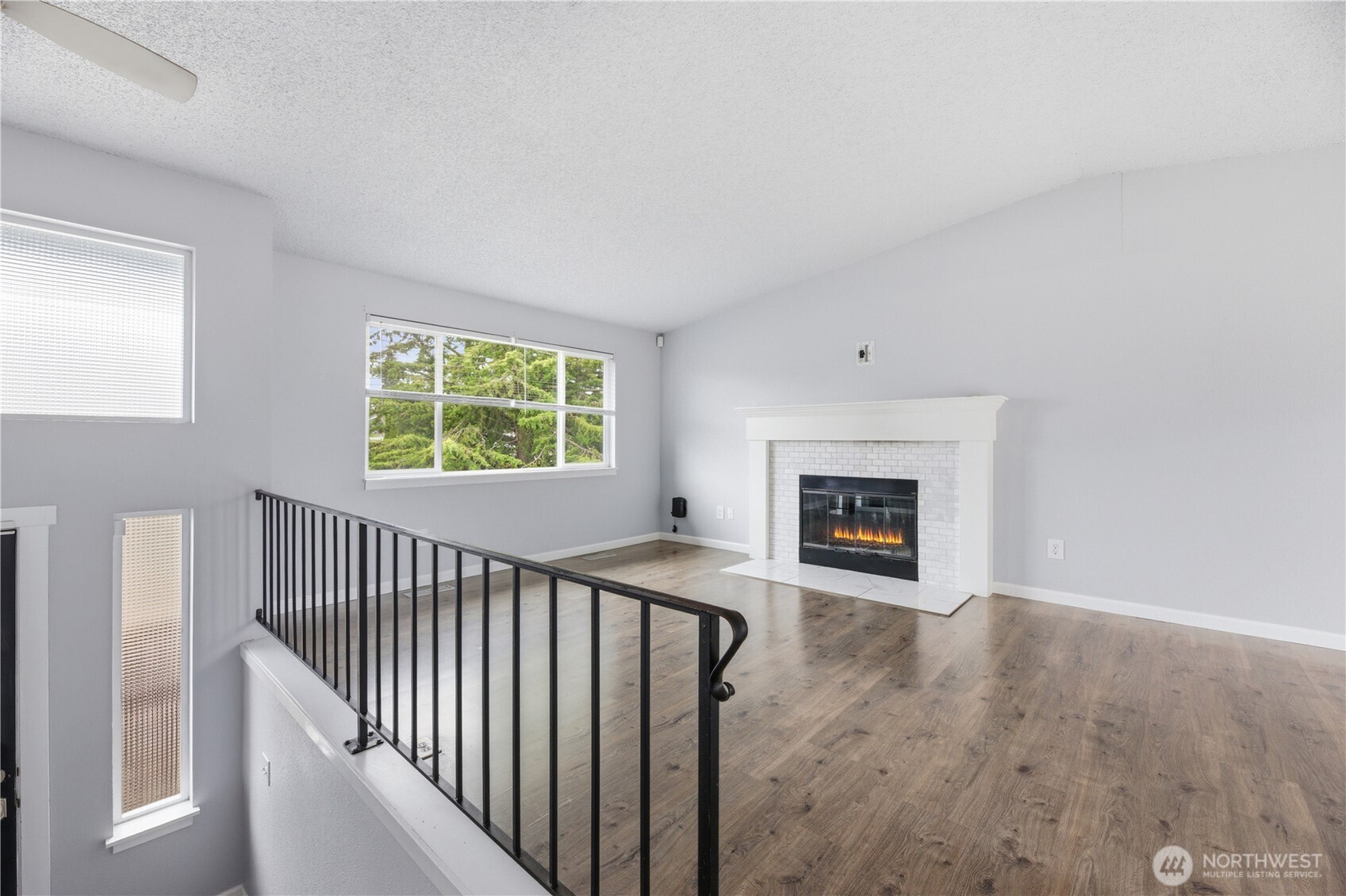 5715 N 46th