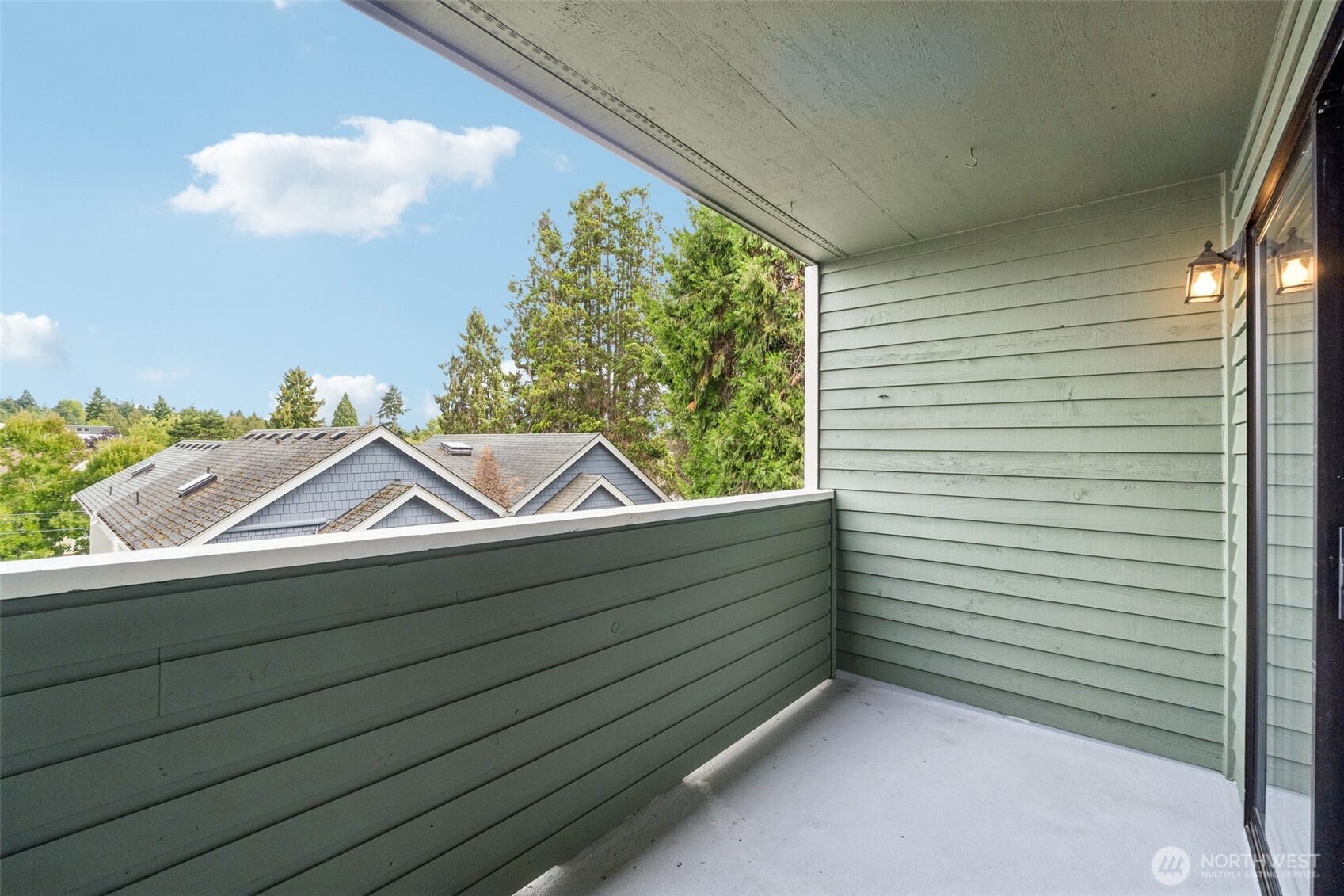 8816 Nesbit Avenue N Unit: 203