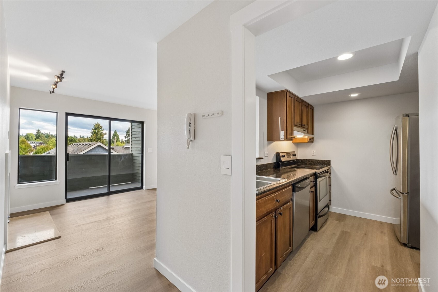 8816 Nesbit Avenue N Unit: 203