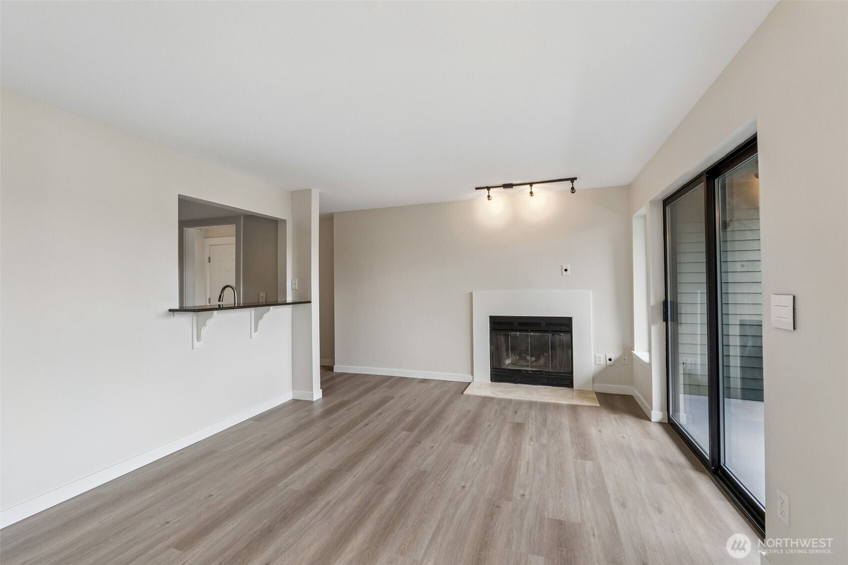8816 Nesbit Avenue N Unit: 203