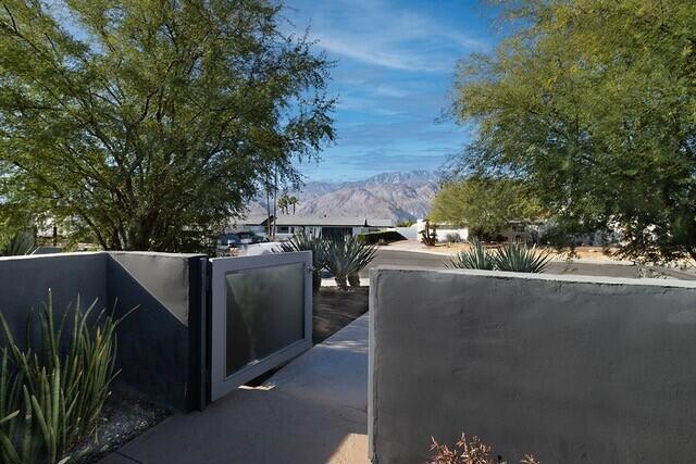 3365 E Avenida Fey Norte