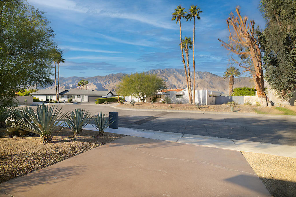 3365 E Avenida Fey Norte