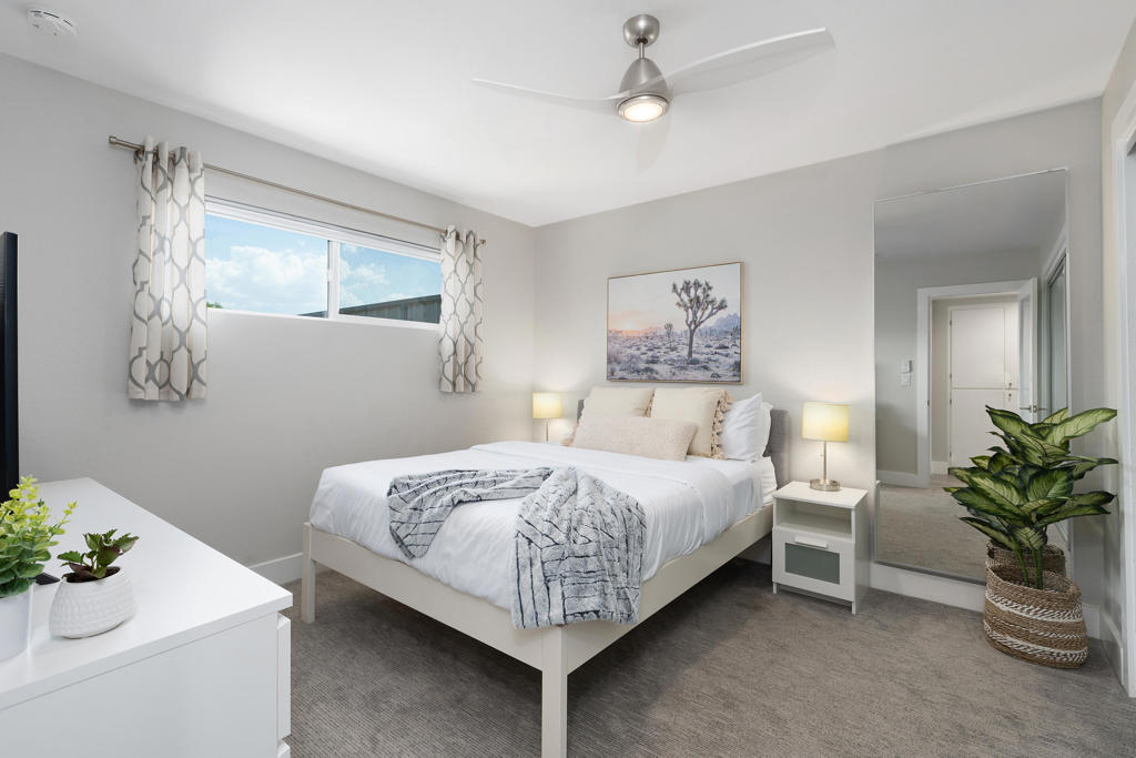 3365 E Avenida Fey Norte