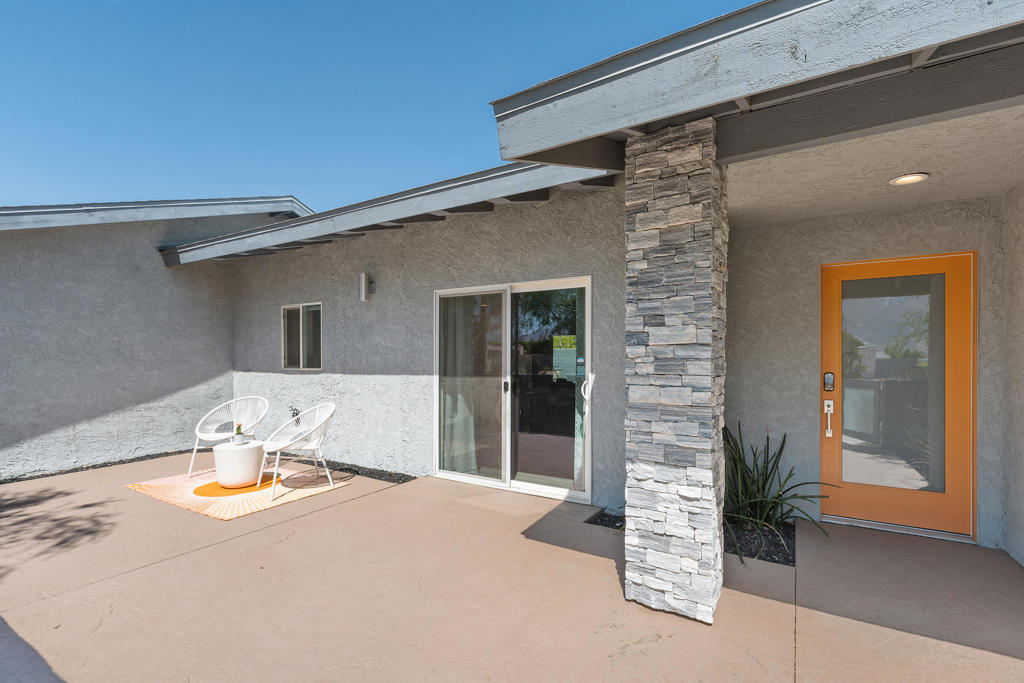 3365 E Avenida Fey Norte