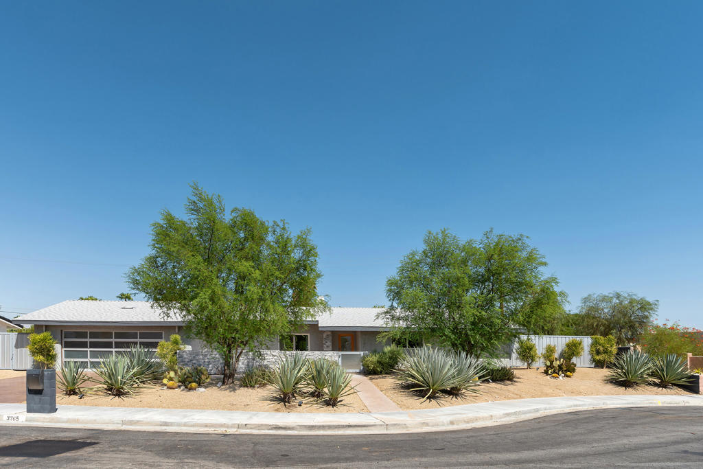 3365 E Avenida Fey Norte