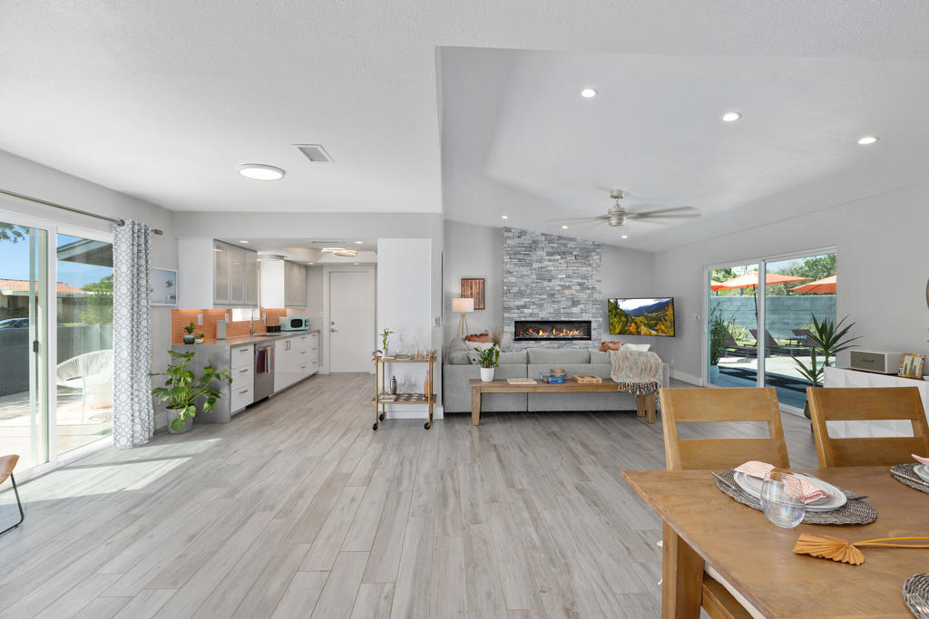 3365 E Avenida Fey Norte