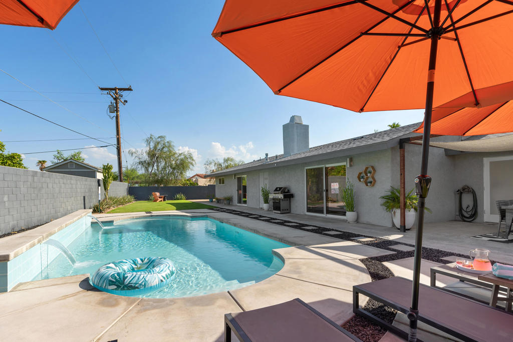 3365 E Avenida Fey Norte