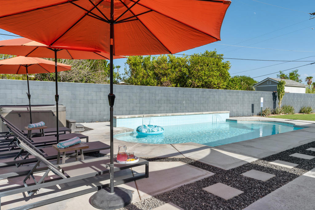 3365 E Avenida Fey Norte