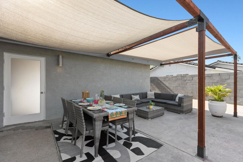 3365 E Avenida Fey Norte