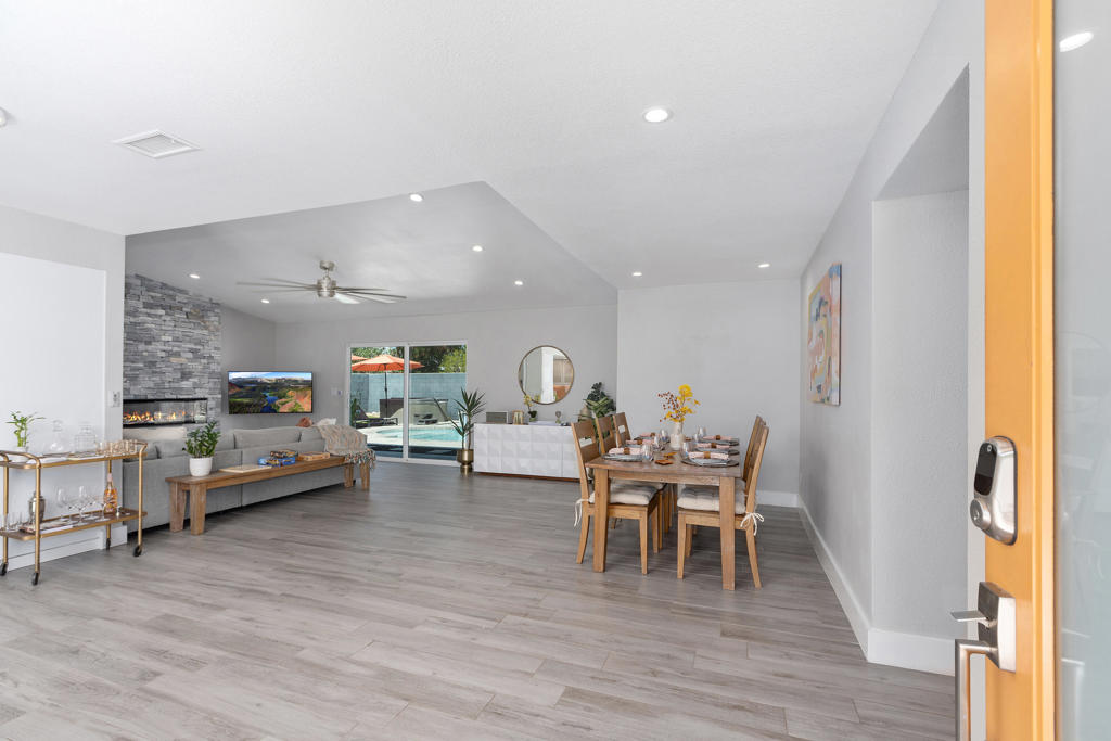 3365 E Avenida Fey Norte