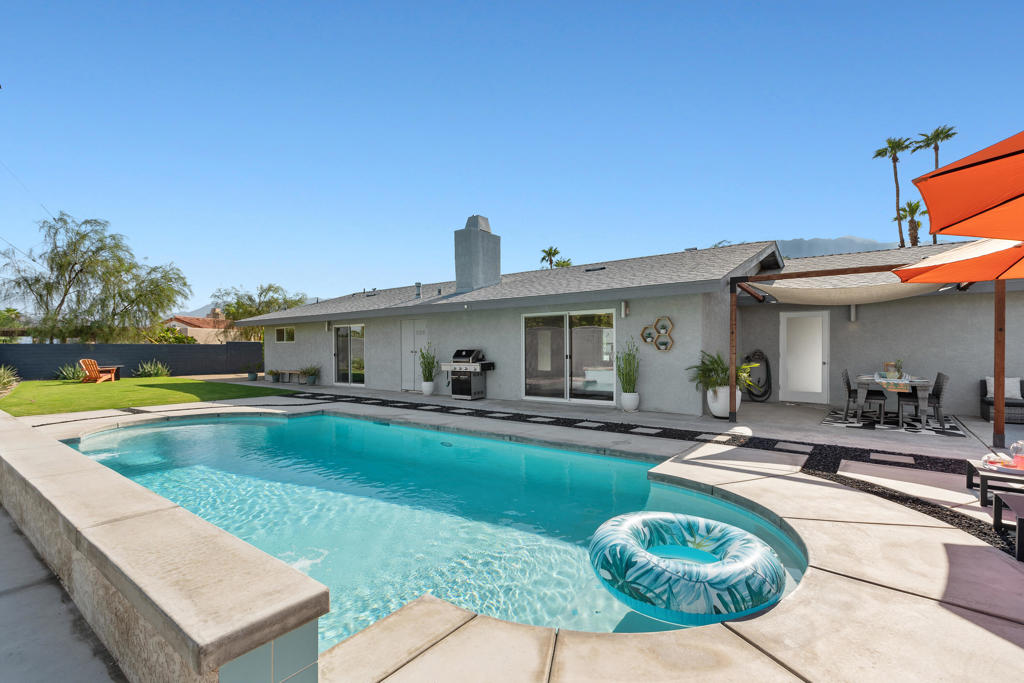 3365 E Avenida Fey Norte