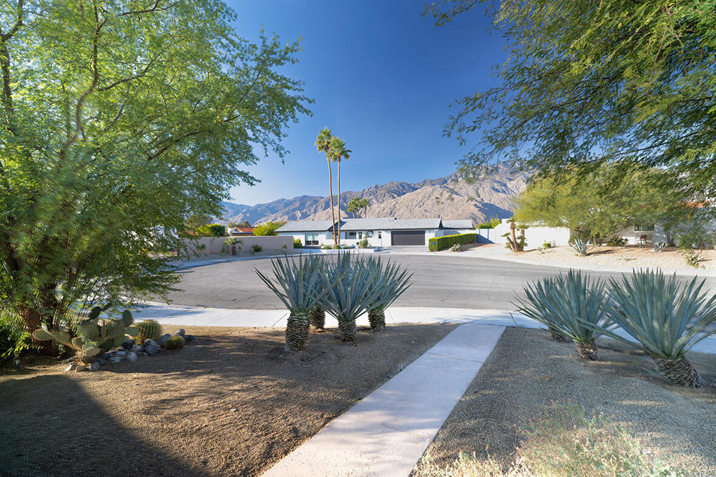 3365 E Avenida Fey Norte