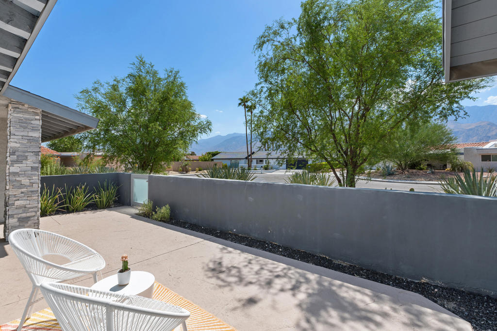 3365 E Avenida Fey Norte