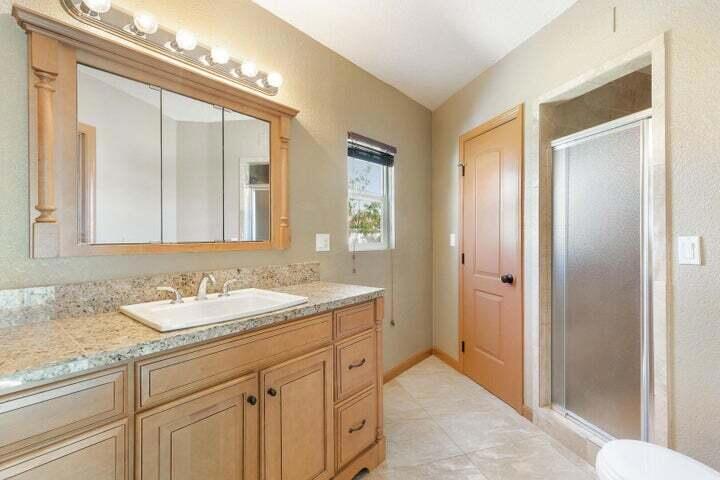 53533 Avenida Mendoza