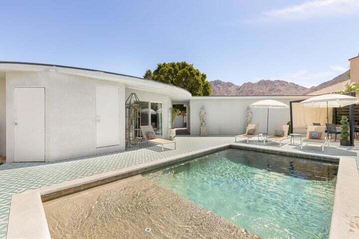 53533 Avenida Mendoza