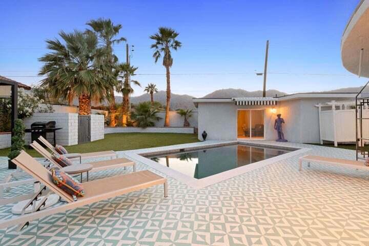 53533 Avenida Mendoza