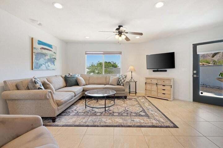 53533 Avenida Mendoza