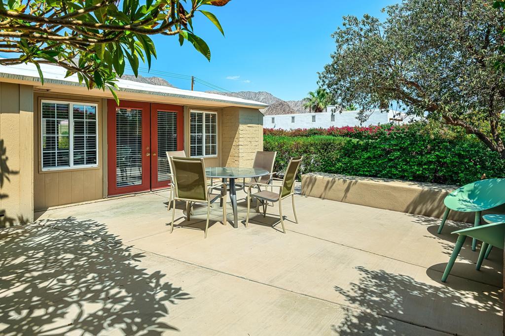 53945 Avenida Obregon