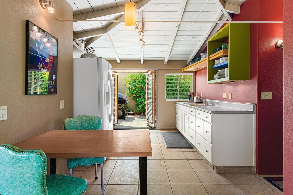 53945 Avenida Obregon