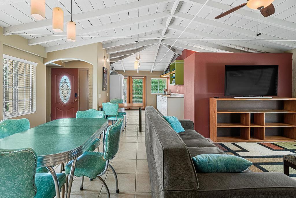 53945 Avenida Obregon