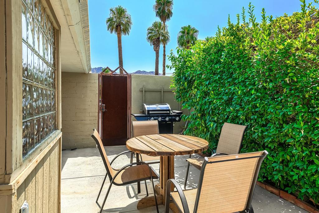 53945 Avenida Obregon