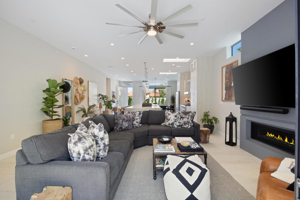 52085 Avenida Cortez