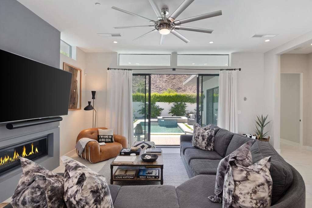 52085 Avenida Cortez