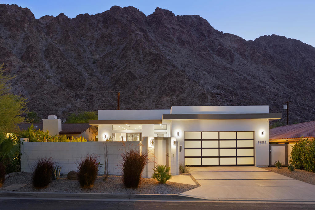 52085 Avenida Cortez