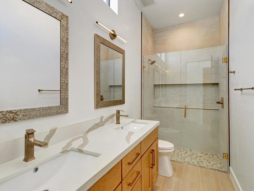 52120 Avenida Alvarado