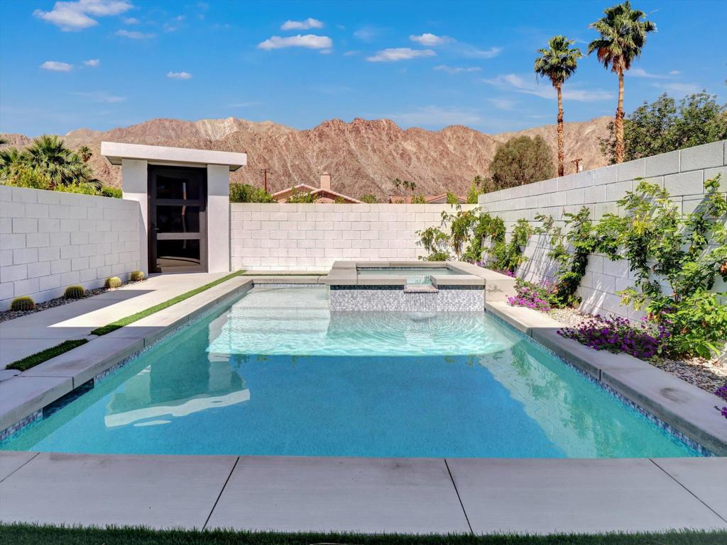 52120 Avenida Alvarado