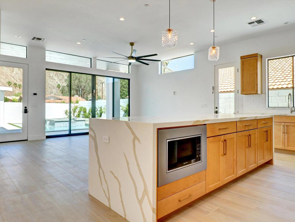 52120 Avenida Alvarado