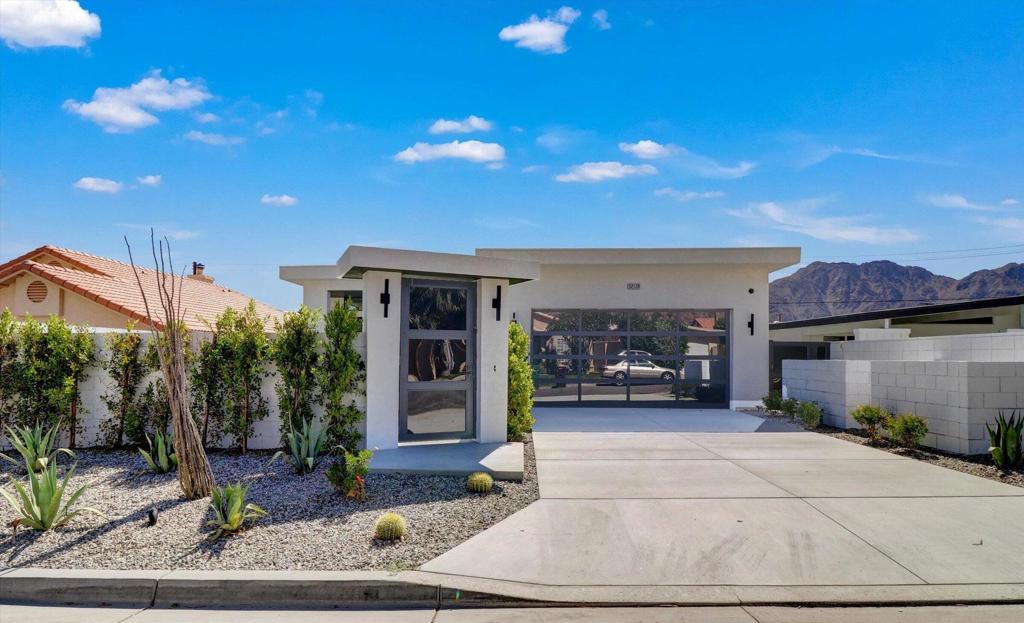 52120 Avenida Alvarado