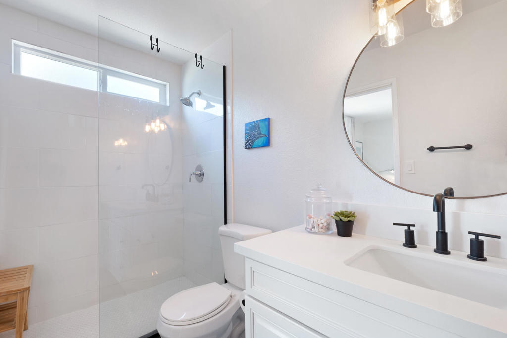 53560 Avenida Herrera