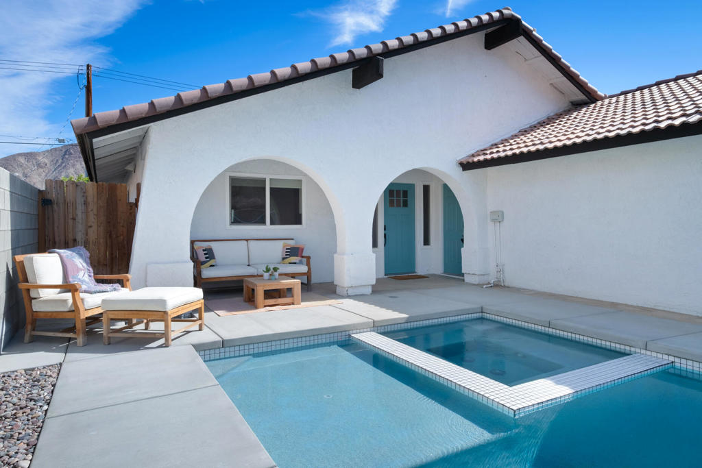 53560 Avenida Herrera